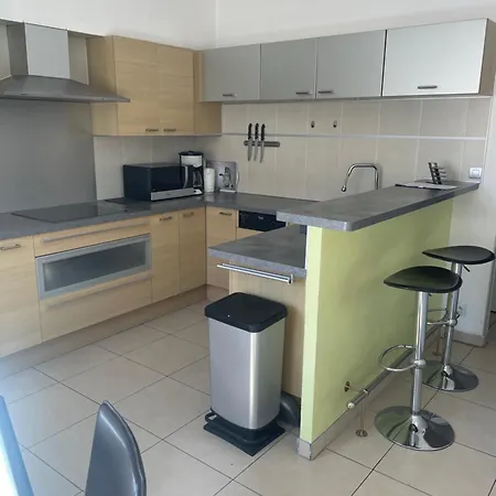 Peyron Apartment *